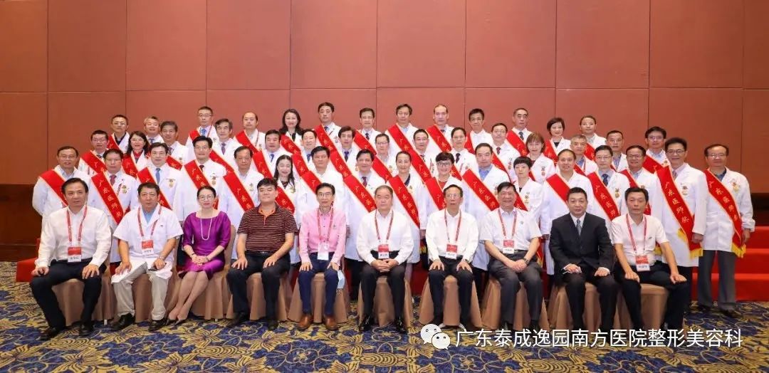 喜报！胡志奇主任荣获第二届“广东医师奖”！