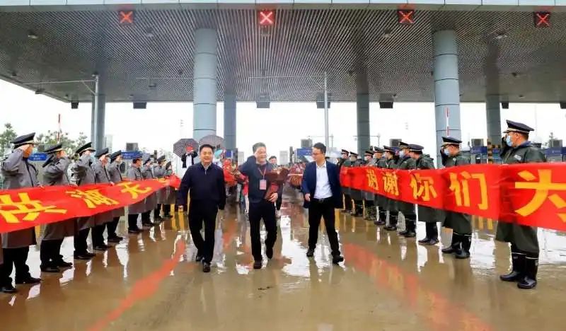 南方医院走进洪湖老区开展健康帮扶