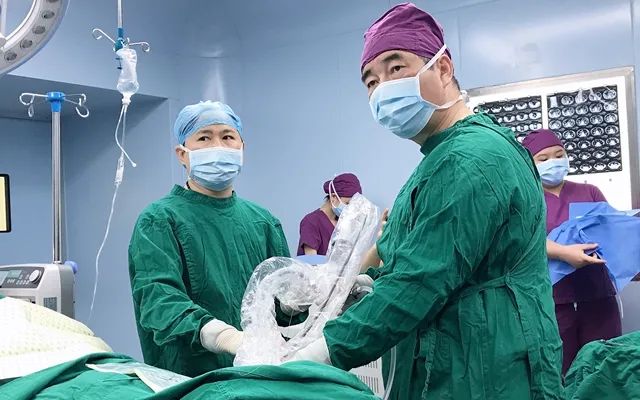 重磅！经皮肾镜取石术（PCNL）——治疗泌尿系结石新技术