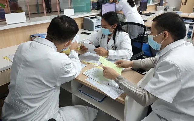 提高处方质量，促进合理用药——南方医院泰成逸园分院开展“处方点评”活动