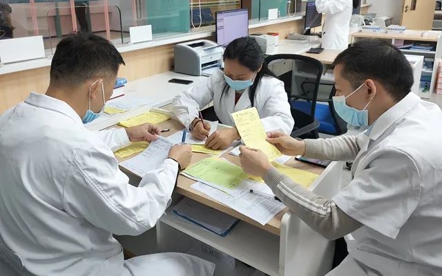 提高处方质量，促进合理用药——南方医院泰成逸园分院开展“处方点评”活动