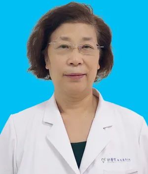 医生送健康，患者送锦旗，为南方医院泰成逸园分院内科主任彭贺梅点赞！