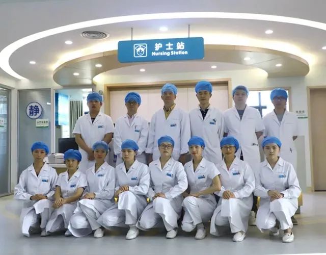 医生送健康，患者送锦旗，为南方医院泰成逸园分院内科主任彭贺梅点赞！