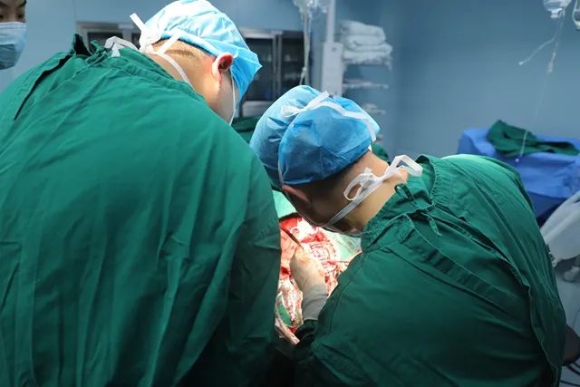 【医技动态】南方医院泰成逸园分院外科成功开展颅骨缺损修补术