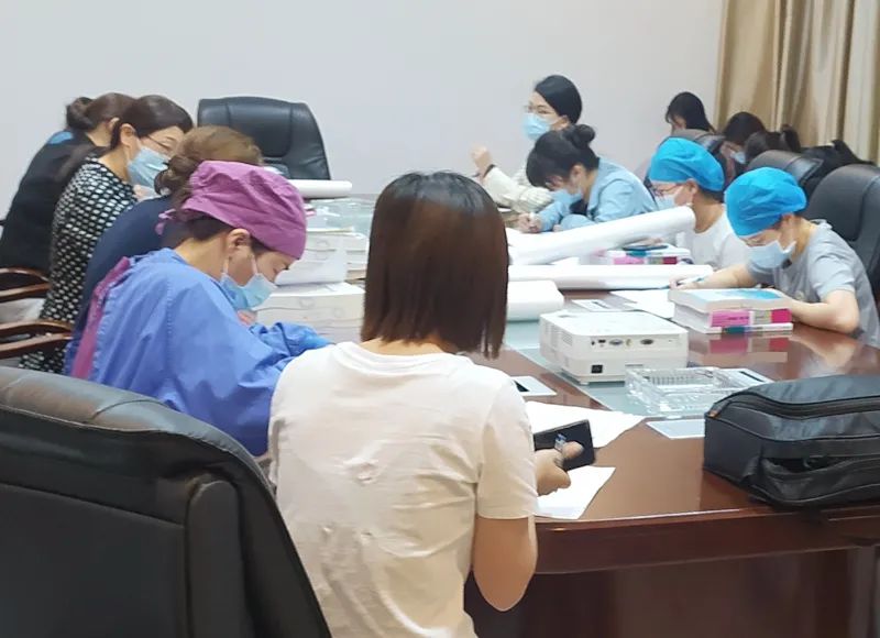 【医院动态】南方医院泰成逸园分院护理部组织全院护理人员进行心肺复苏专题培训