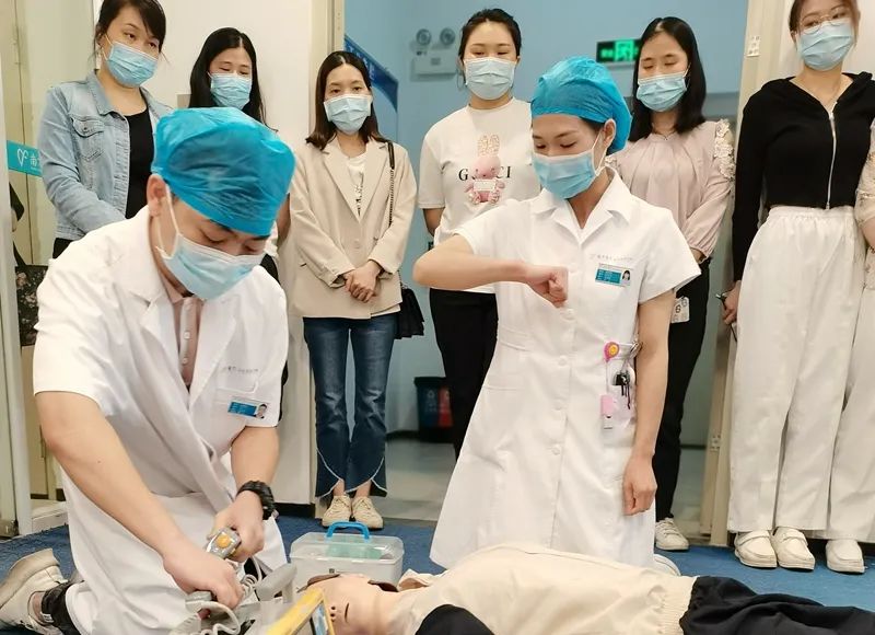 【医院动态】南方医院泰成逸园分院护理部组织全院护理人员进行心肺复苏专题培训