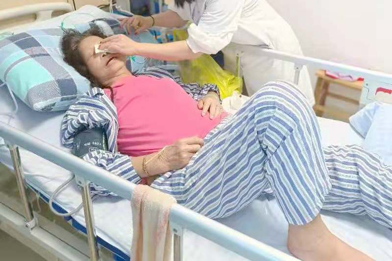 医者大爱暖人心|我院医护人员为贫困重症患者捐款献爱心，助其渡过难关！