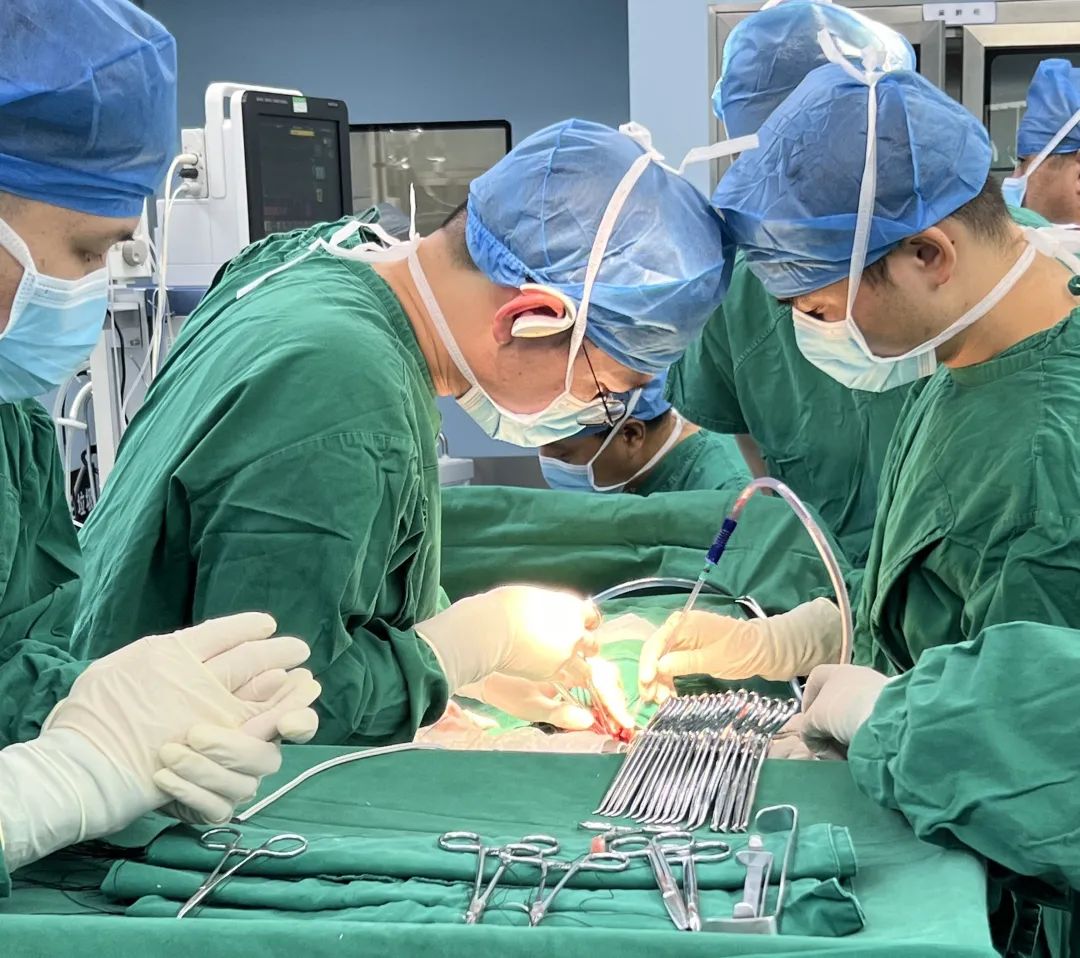 泰成逸园医院外科顺利完成一例甲状腺癌根治手术