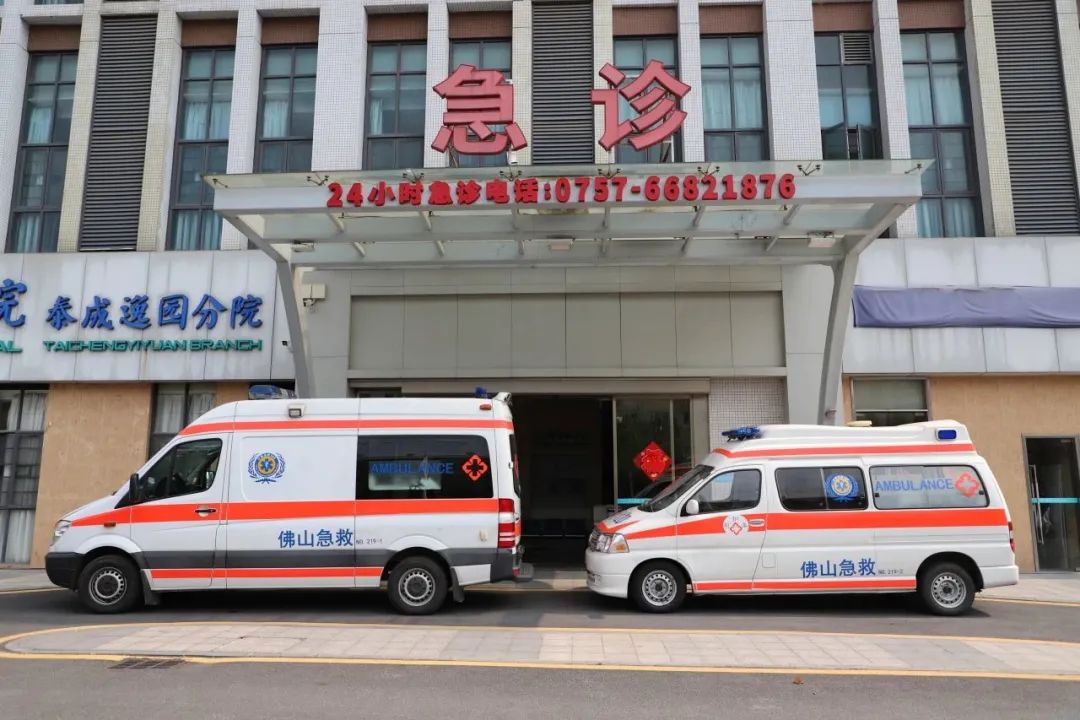 急诊科故事：老人生病孙子哭闹不止，急诊科护士及时“救场”