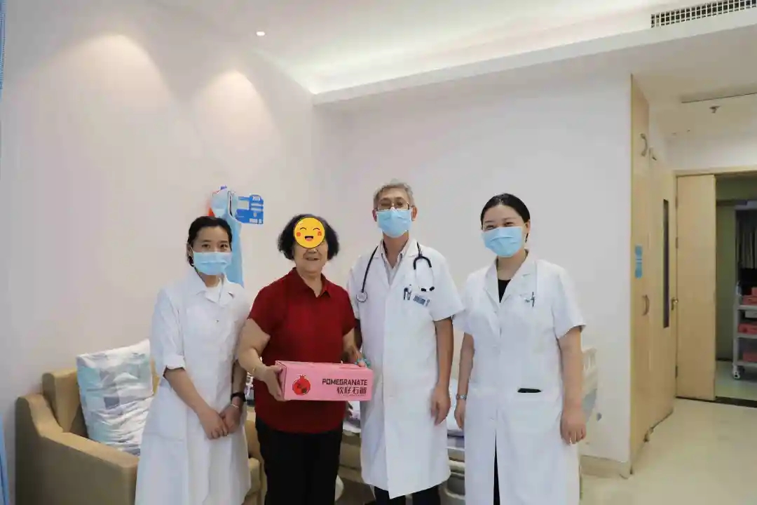 浓情中秋·温暖传递！泰成逸园医院开展中秋节慰问系列活动