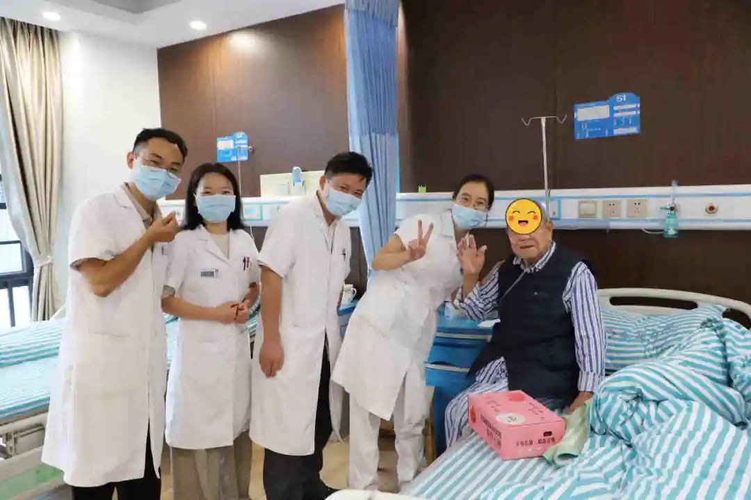 浓情中秋·温暖传递！泰成逸园医院开展中秋节慰问系列活动