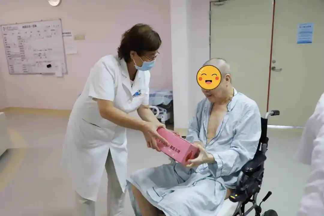 浓情中秋·温暖传递！泰成逸园医院开展中秋节慰问系列活动