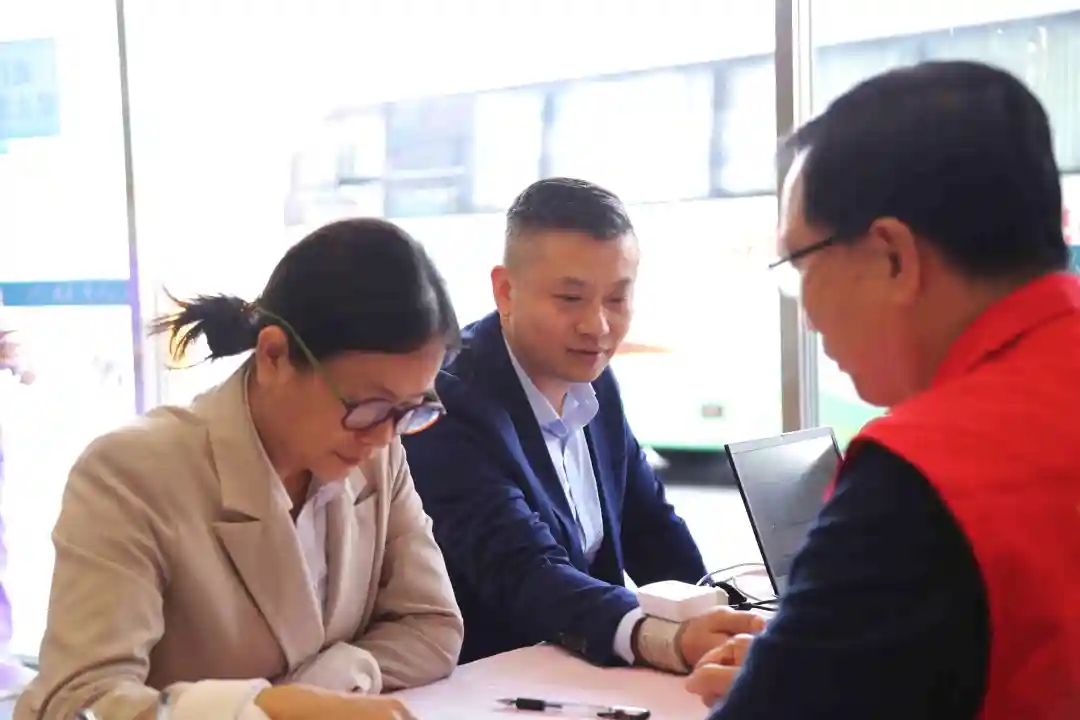 热血递温情，点滴聚爱心——泰成逸园医院献血活动诠释医者仁心