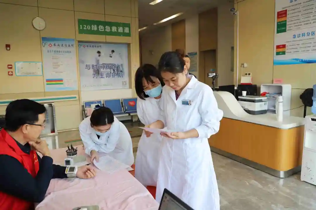 热血递温情，点滴聚爱心——泰成逸园医院献血活动诠释医者仁心