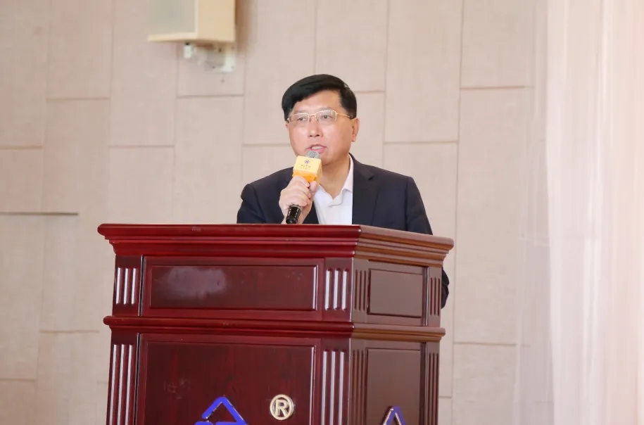 【携手同行 共启新程】泰成逸园医院热烈欢迎副院长兼ICU主任涂龙履新，共筑医院高质量发展新未来！