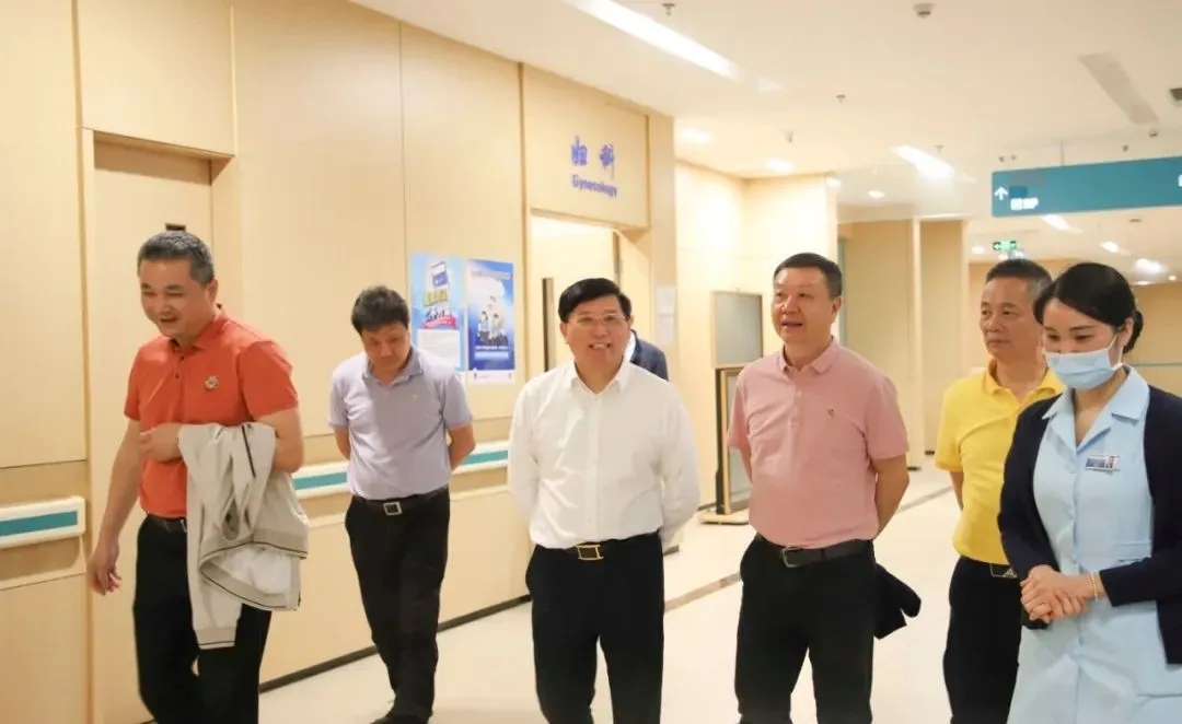 广东省医学会蓝秘书长一行莅临泰成逸园医院参观指导