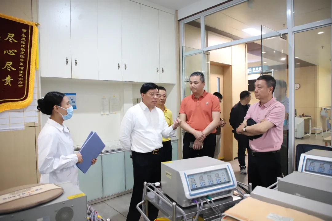 广东省医学会蓝秘书长一行莅临泰成逸园医院参观指导