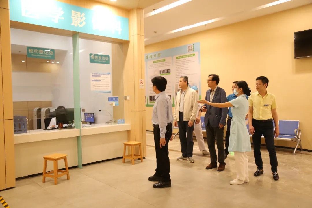 广基药健康主委符力一行莅临泰成逸园医院参观指导