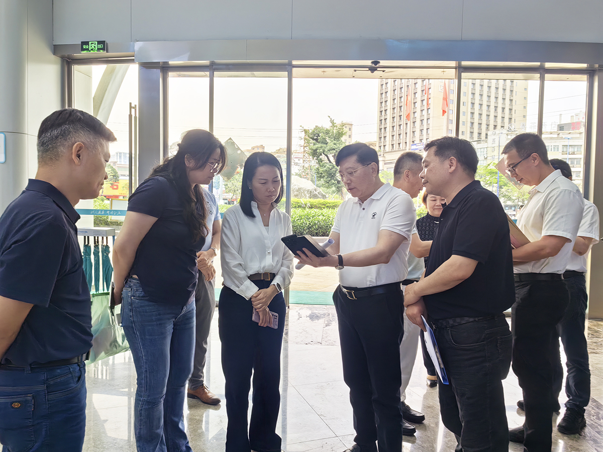 南海区孔区长一行调研泰成医院 关注医疗服务质量