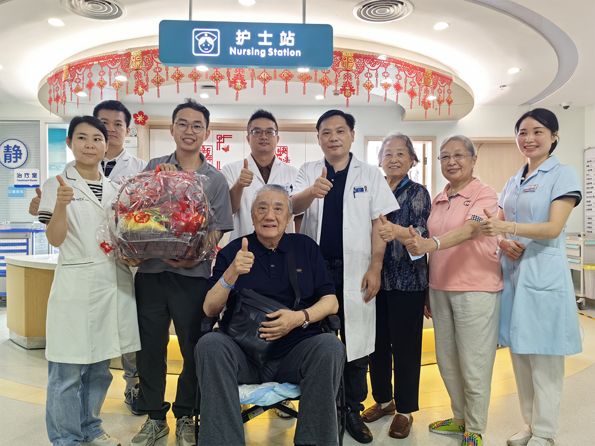 医术精湛高超 视患者如亲人 患者感恩送锦旗—内二科收获患者锦旗