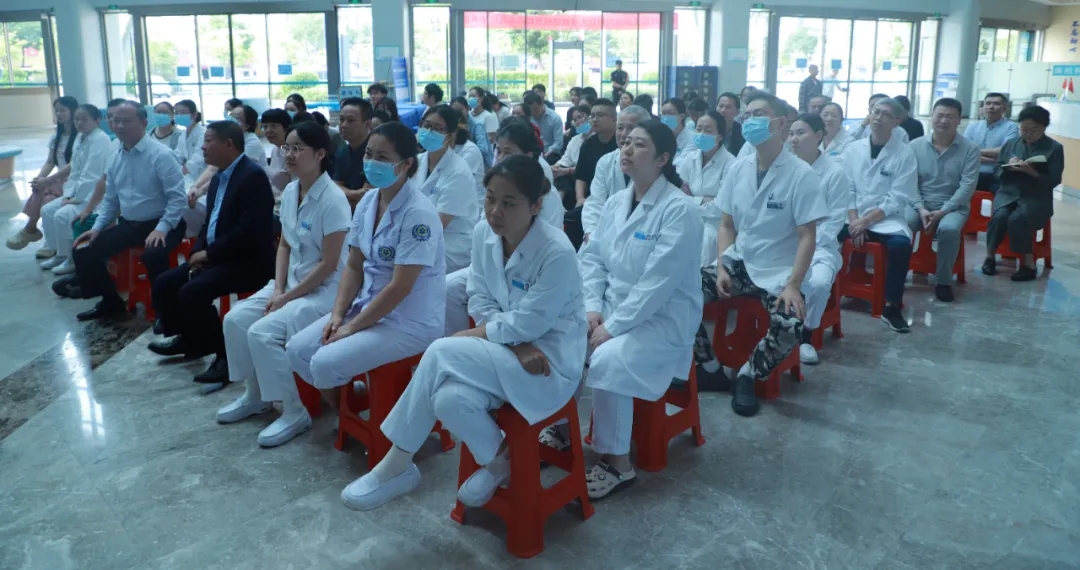 美国纽约州立大学郭威顿教授莅临我院学术讲座,共话急危重症外科新模式 美国纽约州立大学郭威顿教授莅临我院学术讲座,共话急危重症外科新模式